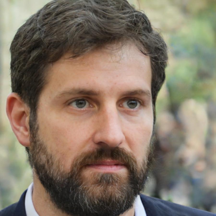 Portrait de Étienne Bélanger, analyste financier